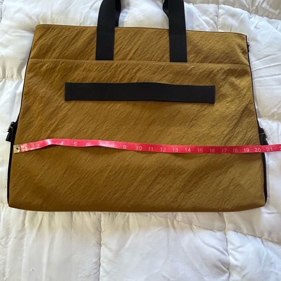 Away Explorer Tote bag first run sample NWT - Picture 9 of 11